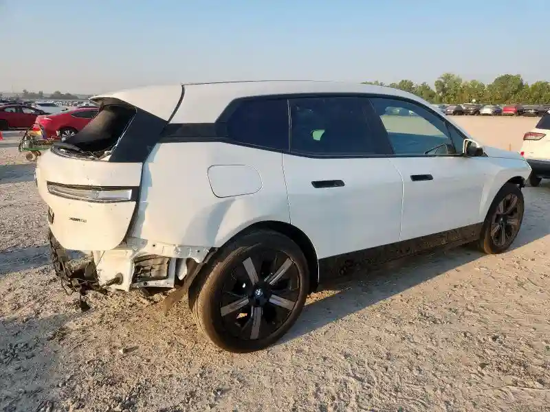 WB523CF08SCS46185 2025 BMW IX XDRIVE5-2