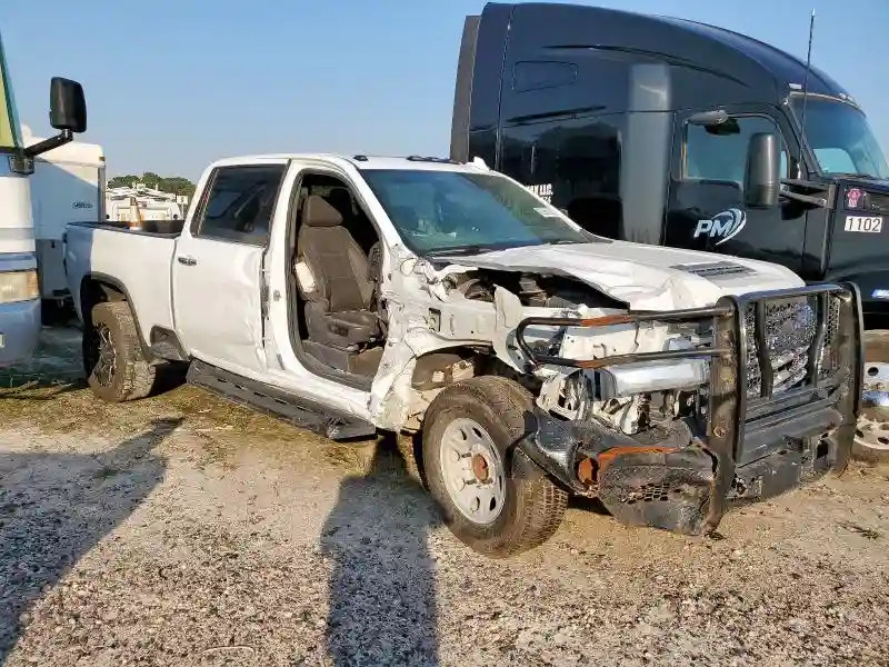 1GC4YPEY5LF219250 2020 CHEVROLET ALL MODELS-3