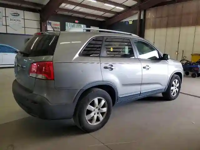 5XYKTDA25BG166390 2011 KIA SORENTO-2
