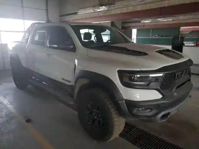MVIN390463IND 2022 RAM 1500-3