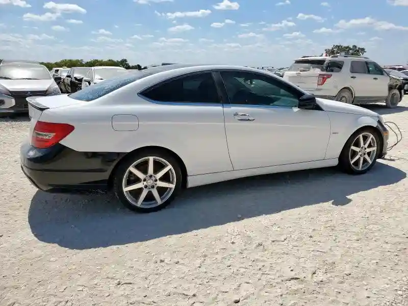 WDDGJ4HB7DG011248 2013 MERCEDES-BENZ C 250-2