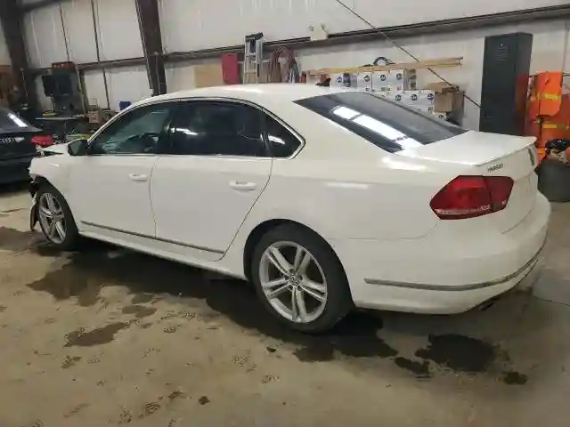 1VWCH7A39DC120047 2013 VOLKSWAGEN PASSAT-1