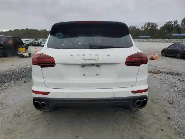 WP1AE2A27HLA70329 2017 PORSCHE CAYENNE-5