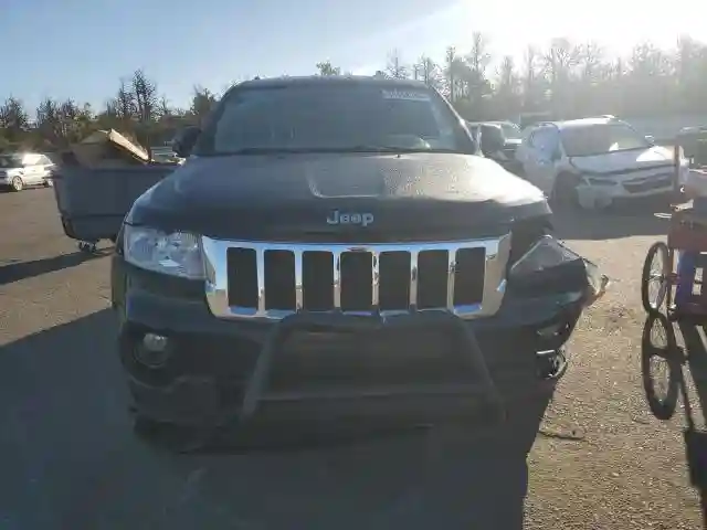1J4RR4GG4BC520883 2011 JEEP GRAND CHEROKEE-4