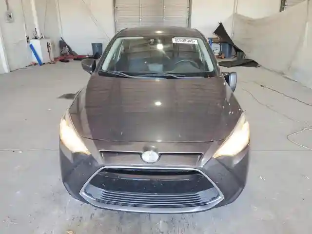 3MYDLBYV4HY156257 2017 TOYOTA YARIS-4