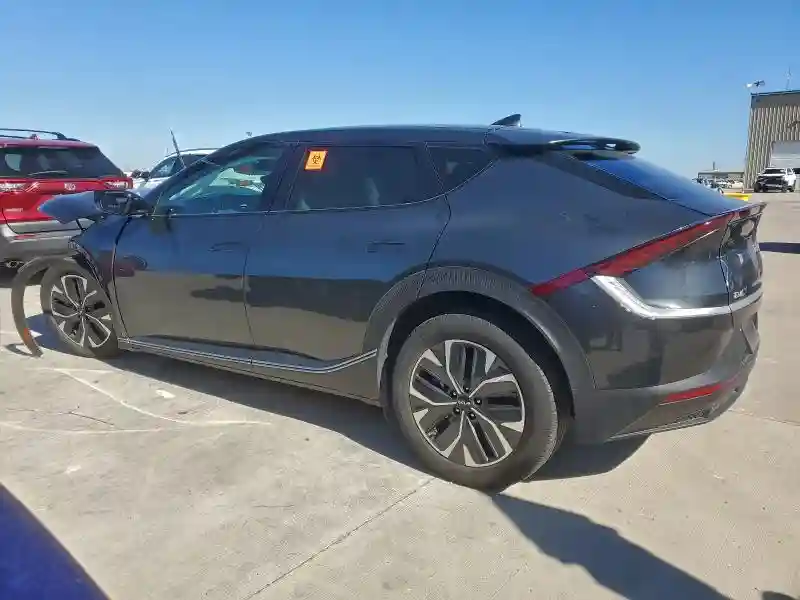 KNDC3DLC7R5196519 2024 KIA EV6 LIGHT-1