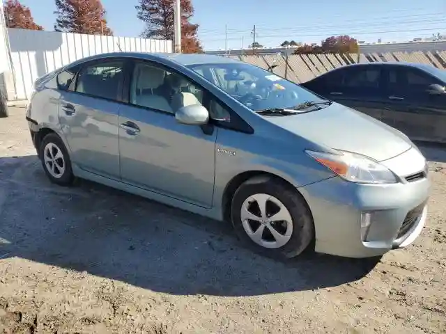 JTDKN3DU6D5573115 2013 TOYOTA PRIUS-3
