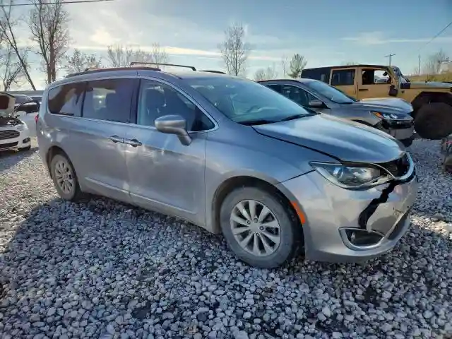 2C4RC1BG6HR771028 2017 CHRYSLER PACIFICA-3