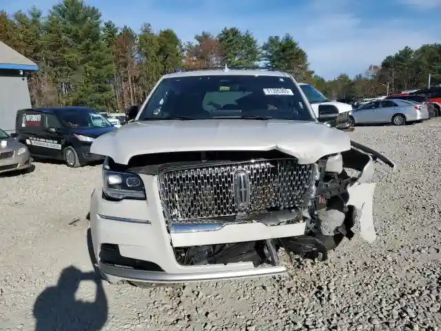 5LMJJ2LG4REL17777 2024 LINCOLN NAVIGATOR-4