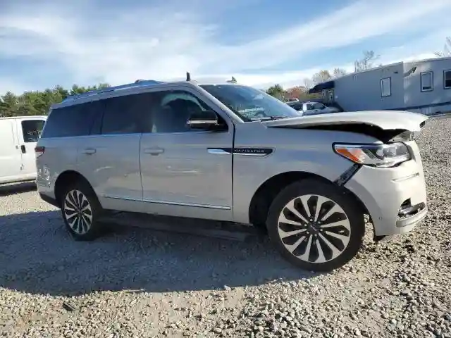 5LMJJ2LG4REL17777 2024 LINCOLN NAVIGATOR-3
