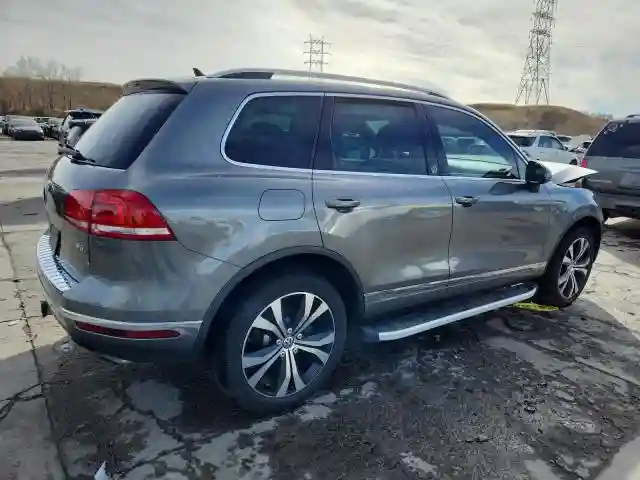 WVGRF7BP2HD001871 2017 VOLKSWAGEN TOUAREG-2