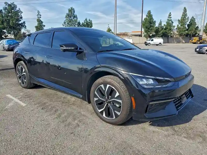 KNDC44LA8R5194631 2024 KIA EV6 GT LIN-3