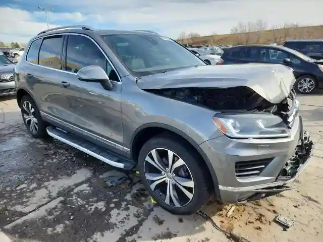WVGRF7BP2HD001871 2017 VOLKSWAGEN TOUAREG-3