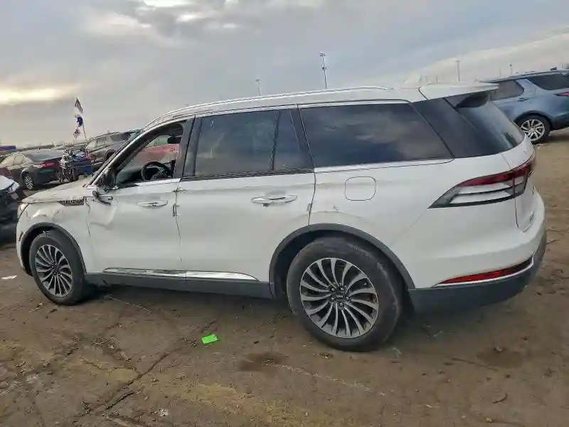 5LM5J7WC1PGL02064 2023 LINCOLN AVIATOR-1