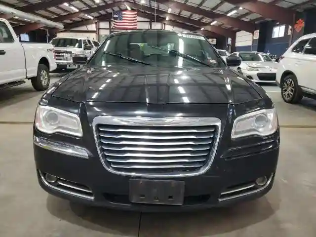 2C3CCARG6DH568589 2013 CHRYSLER 300-4