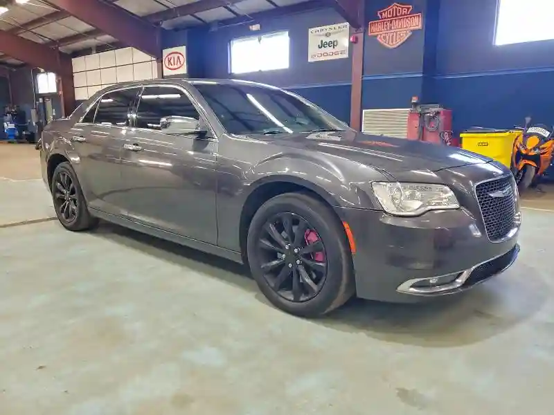 2C3CCAKG0KH534364 2019 CHRYSLER 300-3