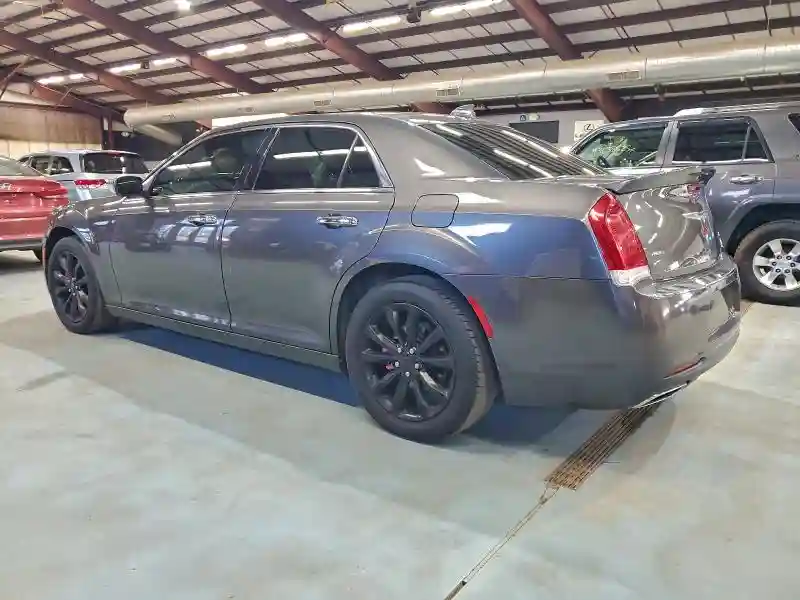 2C3CCAKG0KH534364 2019 CHRYSLER 300-1