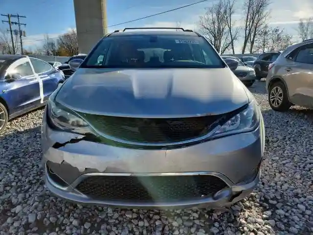 2C4RC1BG6HR771028 2017 CHRYSLER PACIFICA-4