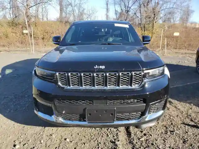 1C4RJKBG5S8685997 2025 JEEP GRAND CHEROKEE-4