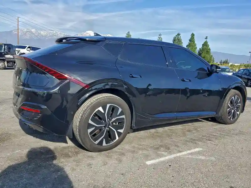 KNDC44LA8R5194631 2024 KIA EV6 GT LIN-2