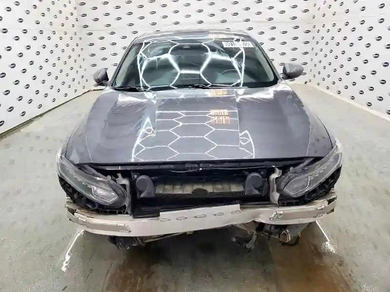 1HGCV2F59JA028440 2018 HONDA ACCORD-4