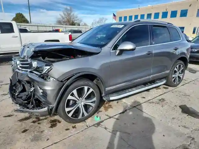 WVGRF7BP2HD001871 2017 VOLKSWAGEN TOUAREG-0