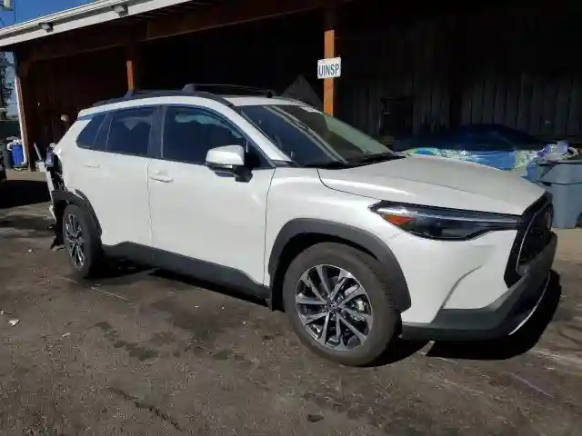 7MUDAABG6RV114096 2024 TOYOTA COROLLA CR-3