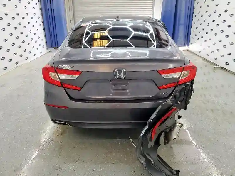 1HGCV2F59JA028440 2018 HONDA ACCORD-5
