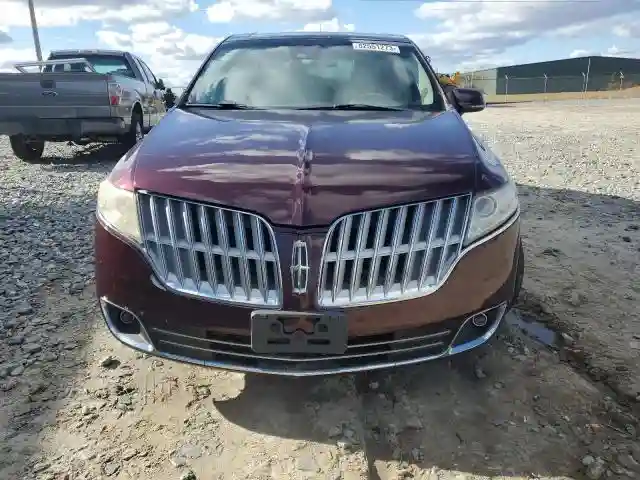 2LMHJ5FR2BBJ51863 2011 LINCOLN MKT-4