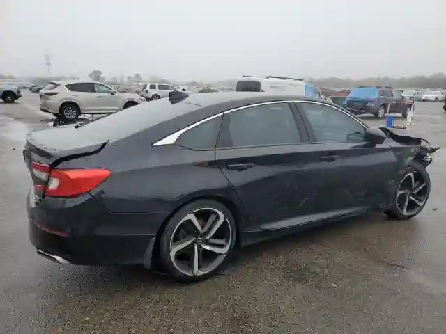 1HGCV1F36JA205213 2018 HONDA ACCORD-2