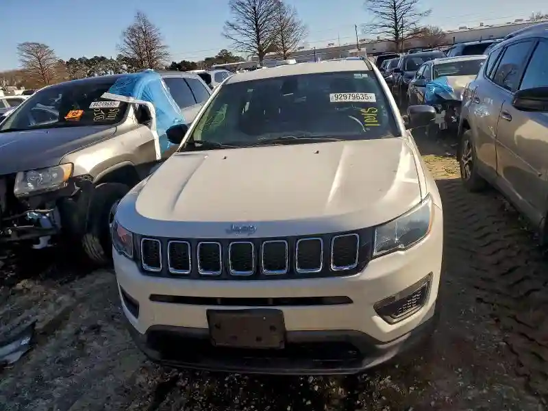 3C4NJCABXLT118200 2020 JEEP COMPASS-4
