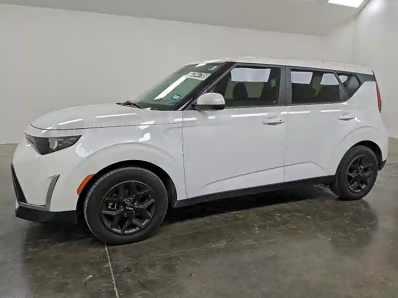 KNDJ23AU5P7885430 2023 KIA SOUL-0