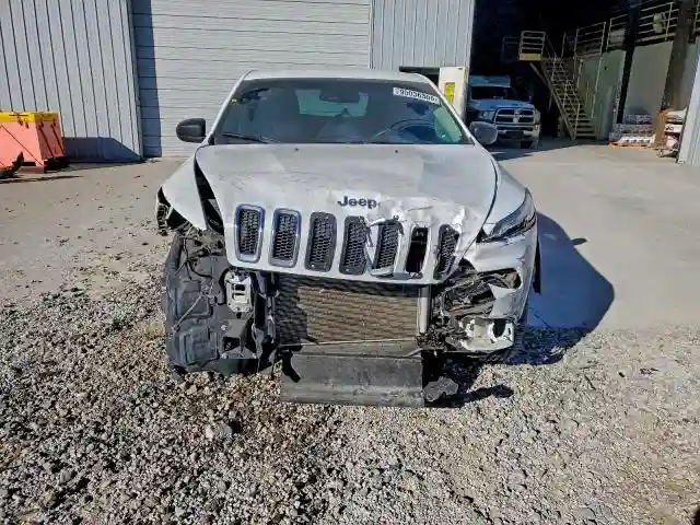 1C4PJMABXHW569840 2017 JEEP GRAND CHEROKEE-4