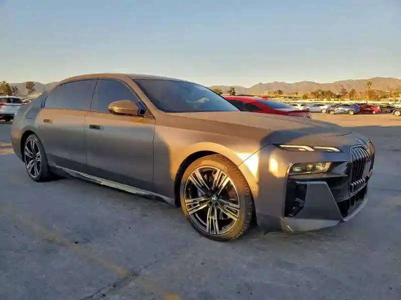 WBA23EH03PCM28457 2023 BMW 7 SERIES-3