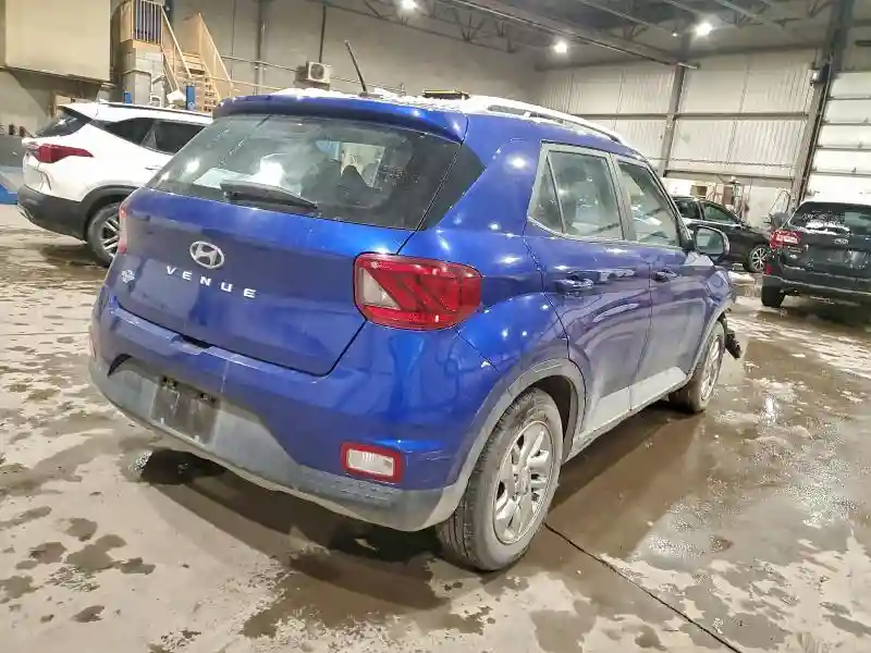 KMHRC8A3XPU253816 2023 HYUNDAI VENUE-2