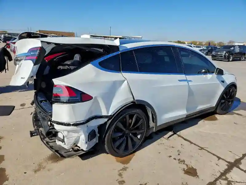 5YJXCAE2XJF132644 2018 TESLA MODEL X-2