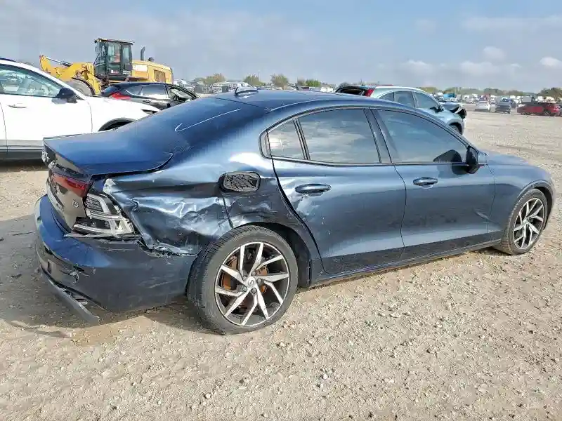7JR102FK7LG041909 2020 VOLVO S60-2