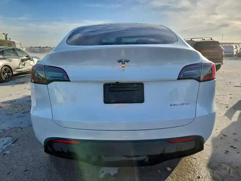 7SAYGDEE0PA077764 2023 TESLA MODEL Y-5