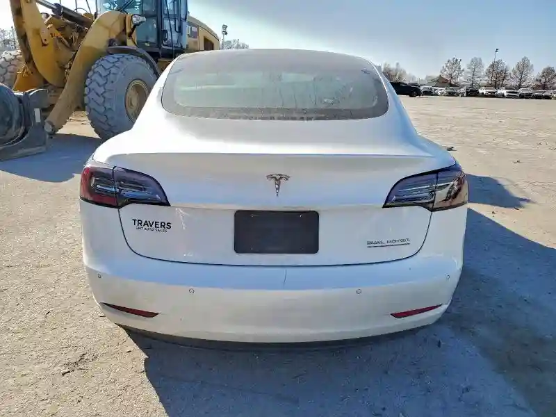 5YJ3E1EB6KF433258 2019 TESLA MODEL 3-5
