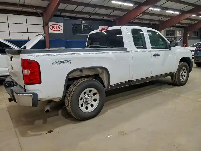1GCRKPE71DZ143721 2013 CHEVROLET ALL MODELS-2