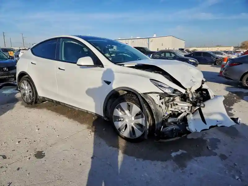 7SAYGDEE0PA077764 2023 TESLA MODEL Y-3