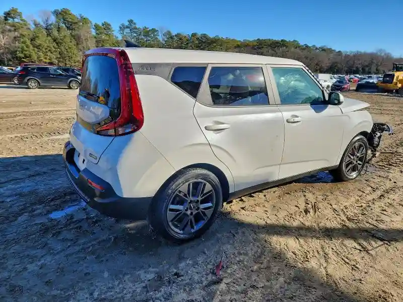 KNDJ33AU6N7159103 2022 KIA SOUL-2