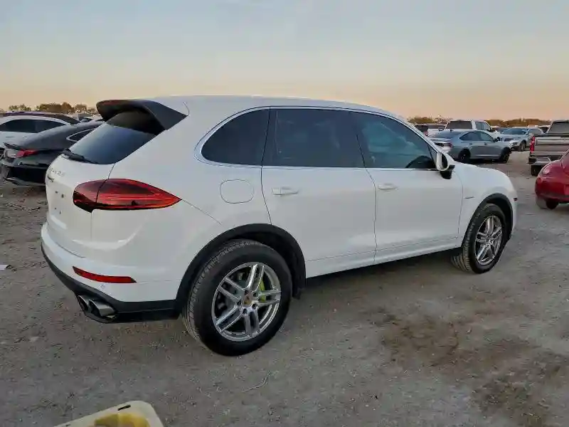 WP1AE2A24GLA64521 2016 PORSCHE CAYENNE-2