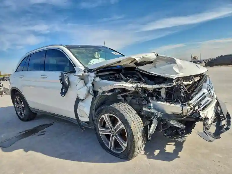 WDC0G4JB9K1000699 2019 MERCEDES-BENZ GLC-CLASS-3