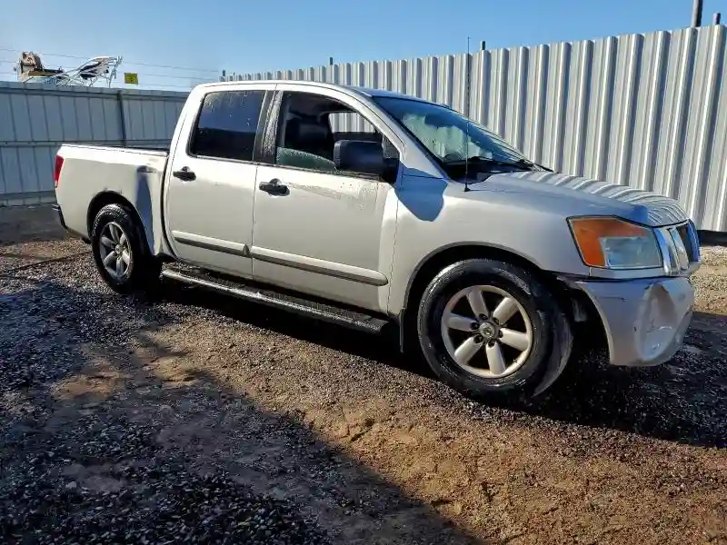 1N6AA0ED8EN517258 2014 NISS TITAN-3