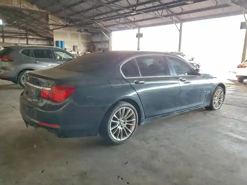 WBAYF8C59DD140065 2013 BMW 7 SERIES-2
