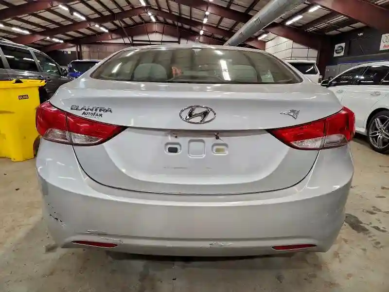 5NPDH4AE7BH058933 2011 HYUNDAI ELANTRA-5