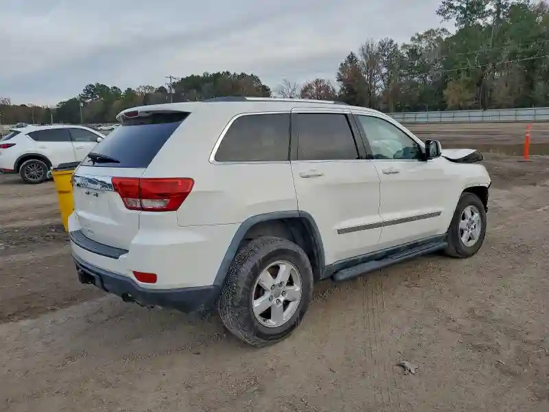 1J4RS4GG1BC539136 2011 JEEP GRAND CHEROKEE-2