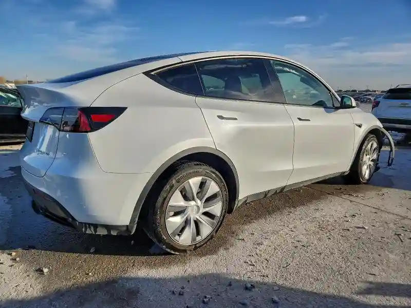 7SAYGDEE0PA077764 2023 TESLA MODEL Y-2