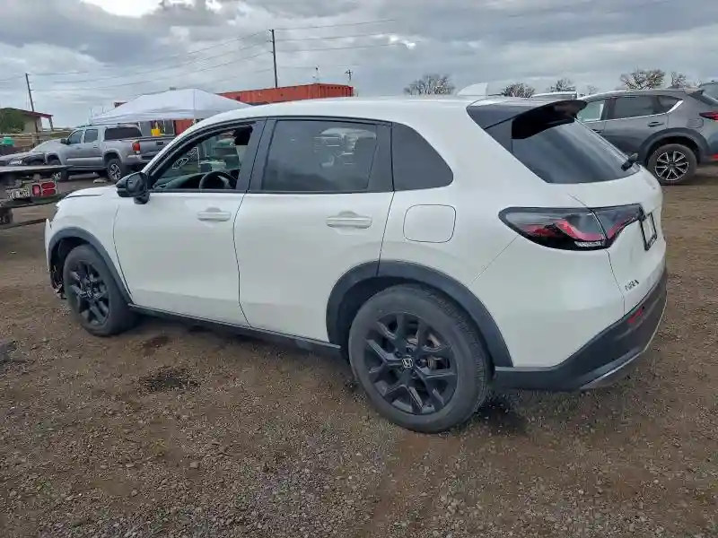 3CZRZ1H5XPM700855 2023 HONDA HR-V-1